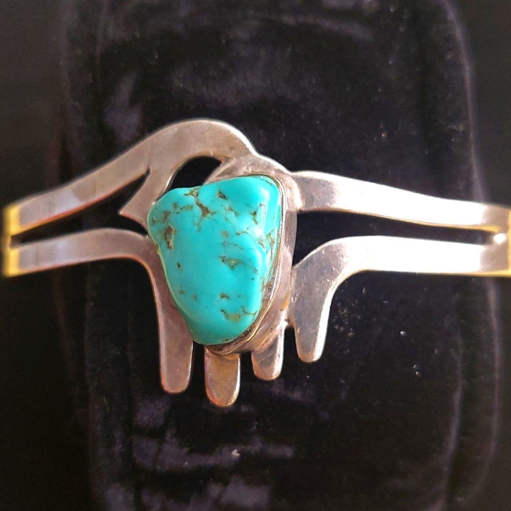 Navajo style silver and Turquoise bracelet